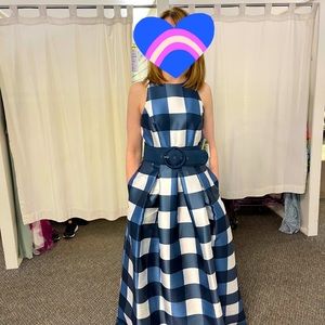 Semi formal dress, bold check / plaid, retro look with large belt, pockets